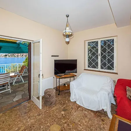 By The Sea With Terrace & Ocean Views On Ciovo Holiday home *