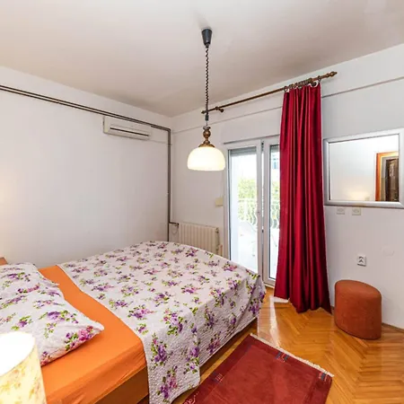 By The Sea With Terrace & Ocean Views On Ciovo * Trogir
