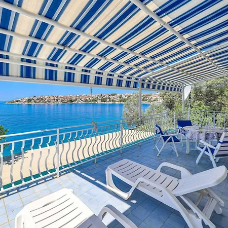 Holiday home By The Sea With Terrace & Ocean Views On Ciovo Trogir